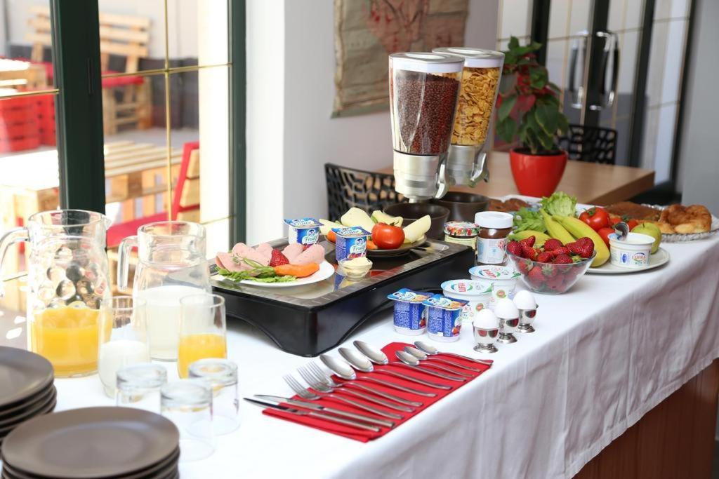 Hotel Rimini Тирана Екстериор снимка