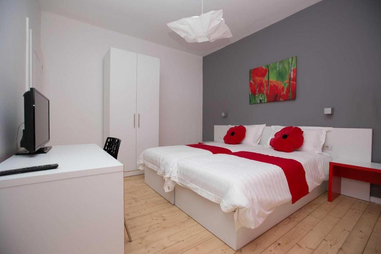 Hotel Rimini Тирана Екстериор снимка