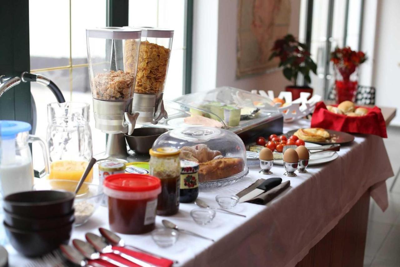 Hotel Rimini Тирана Екстериор снимка